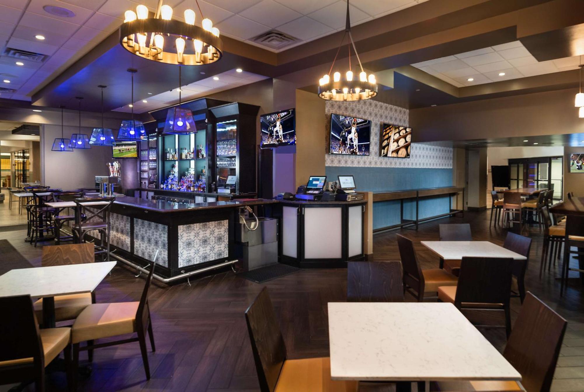 Hotel Hilton Lexington Downtown Extérieur photo